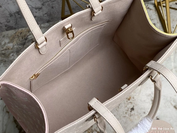 AAA Pruses Bags MM VUITTON ONTHEGO LOUIS 0727